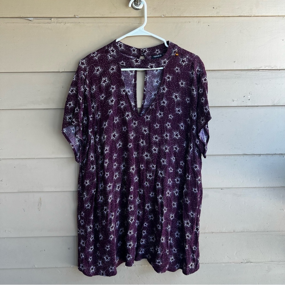 Torrid Purple Star Print V-Neck Tunic Top